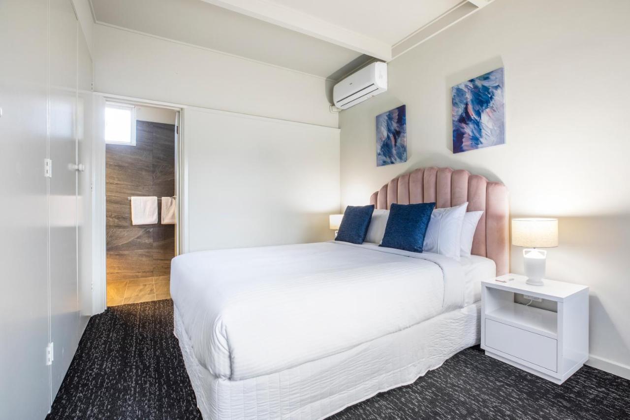 Nightcap At Sandbelt Hotel Moorabbin Bagian luar foto