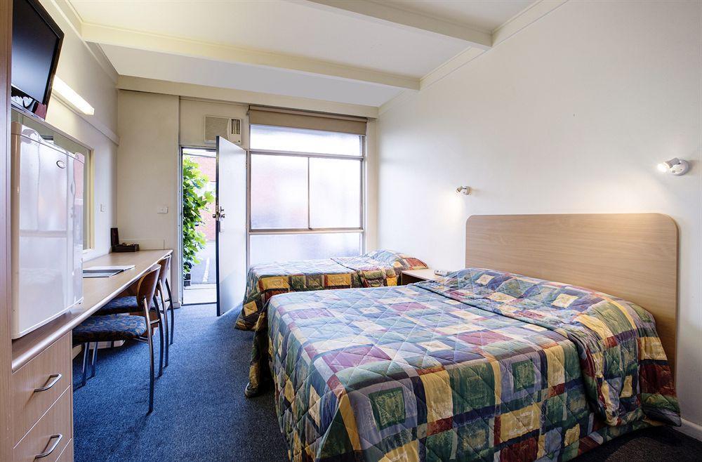Nightcap At Sandbelt Hotel Moorabbin Bagian luar foto
